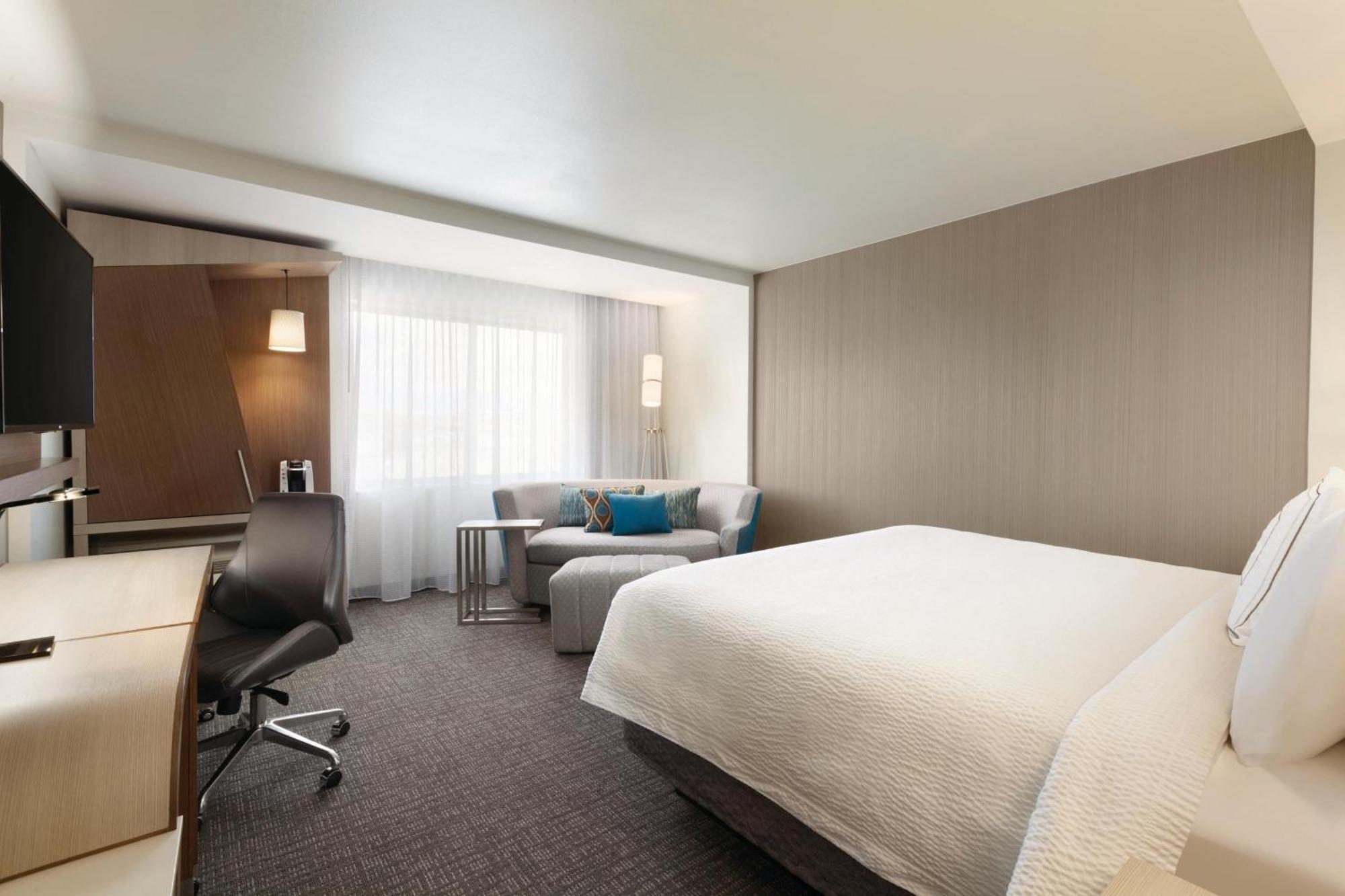 Hotel Courtyard By Marriott East/i-10